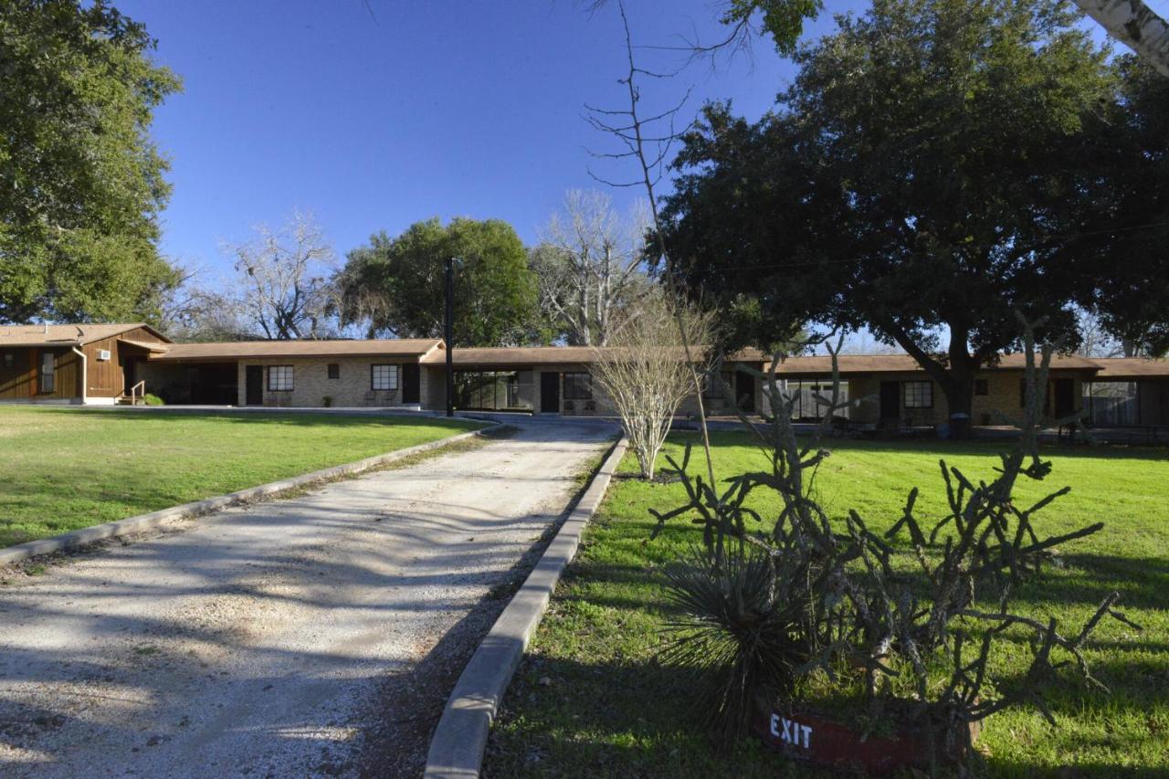 Shiner Country Inn מראה חיצוני תמונה